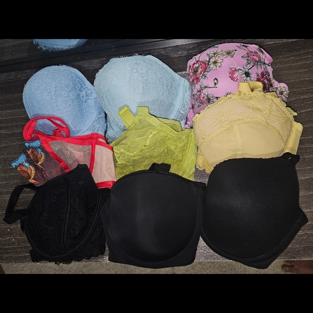 Women's Lace and Floral Bra Set